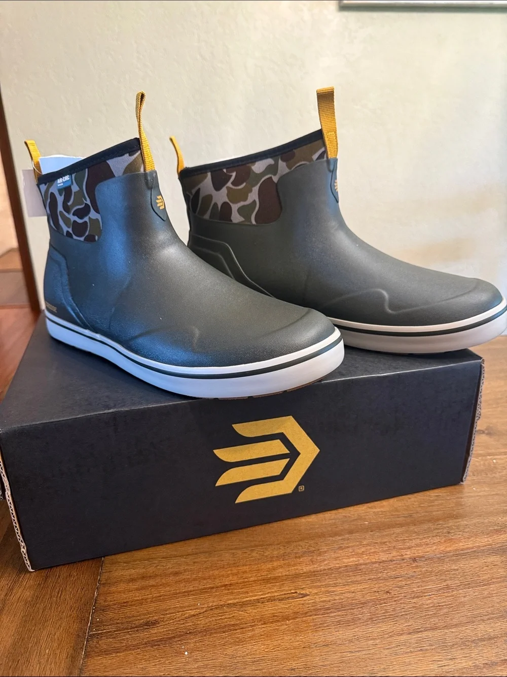 LaCrosse Black Rain Chelsea Boot with Camo Collar Size 13 Mens
